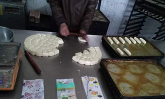 低價轉讓營業(yè)中代裝面包食品加工廠，含一年房租及食品經(jīng)營資質(zhì)